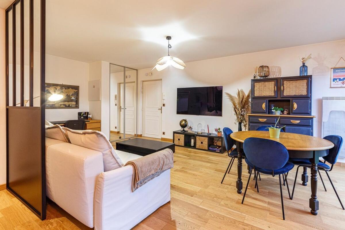Apartment Le Saint Cyr - Bel Appartement, Parking & Terrasse